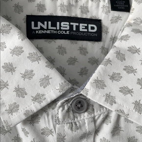 White Shortsleeved Buttondown - Picture 2 of 3